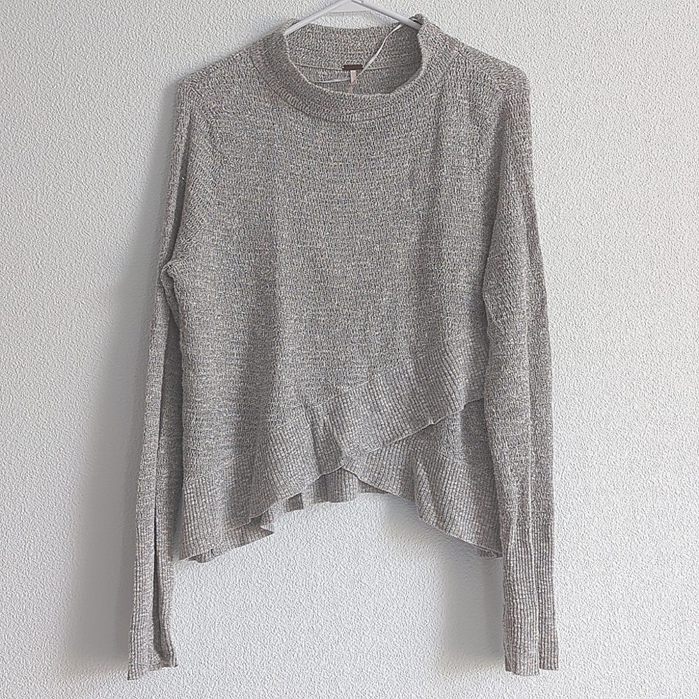 Free People cropped knit long sleeved shirt size large